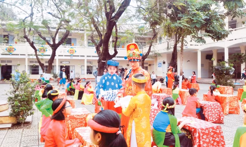 Trò nghèo bên Tết ấm…