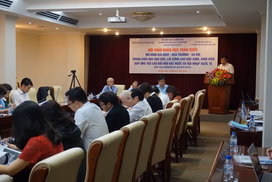 Hội thảo “Mô hình gia đình – nhà trường – xã hội trong giáo dục đạo đức, lối sống cho học sinh, sinh viên đáp ứng yêu cầu đổi mới đất nước và hội nhập quốc tế”.
