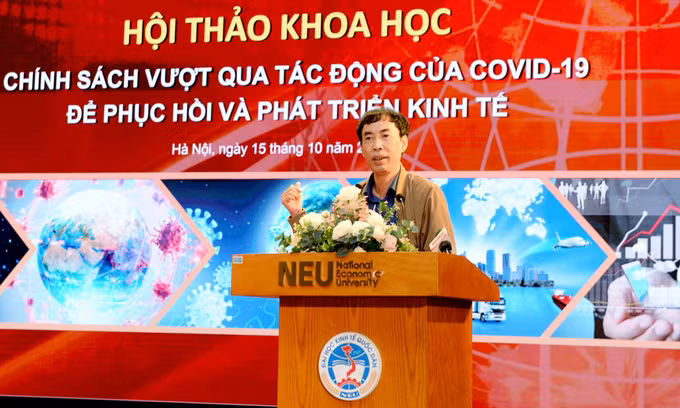 Ông Võ Trí Thành chia sẻ tại hội thảo. Ảnh: Phương Linh.