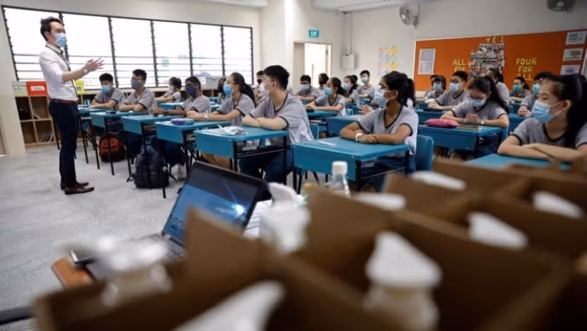 Giáo viên Singapore được cho là khó cân bằng được công việc và cuộc sống. Giáo viên Singapore được cho là khó cân bằng được công việc và cuộc sống.