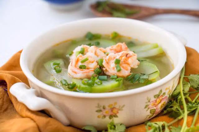 Mùa hè đến rồi, hãy ra chợ mua ngay một quả bầu về ăn vì những tác dụng thần kỳ này ảnh 3