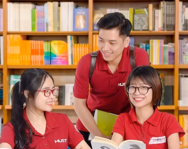 Sinh viên Trường ĐH Bách khoa Hà Nội. Ảnh: NTCC