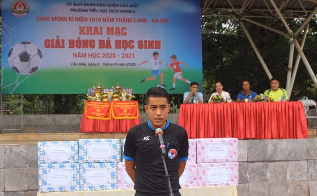 Đại diện tổ trong tài của giải đấu tuyên thệ điều hành các trận đấu theo tinh thần khách quan, trung thực, vô tư.