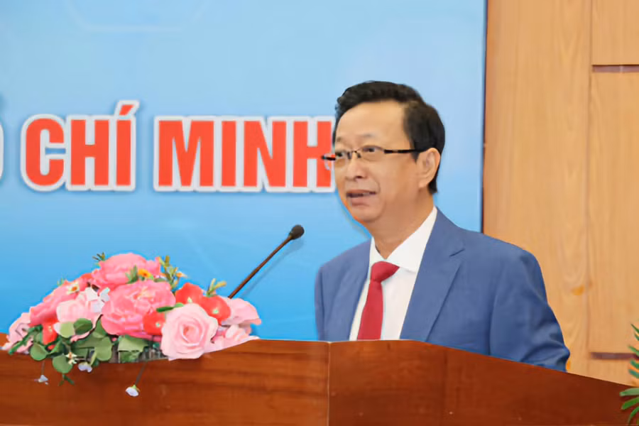 PGS.TS Võ Văn Thắng - Hiệu trưởng Trường ĐH An Giang phát biểu tại buổi lễ.