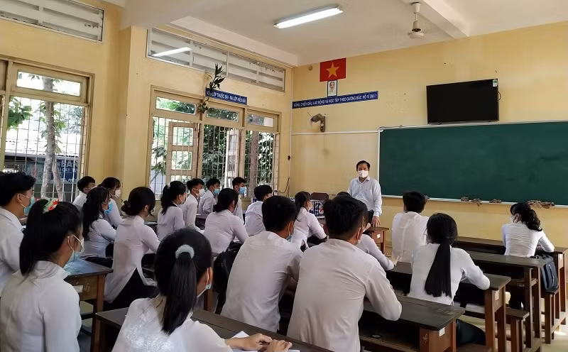 Để bảo đảm kiến thức, thầy trò cùng nỗ lực, linh hoạt trong công tác ôn tập, chuẩn bị sẵn sàng cho Kỳ thi tốt nghiệp THPT.