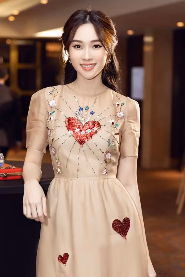 hoc hoi cac hot mom lan khue, dang thu thao len do don tet sieu chat - 17