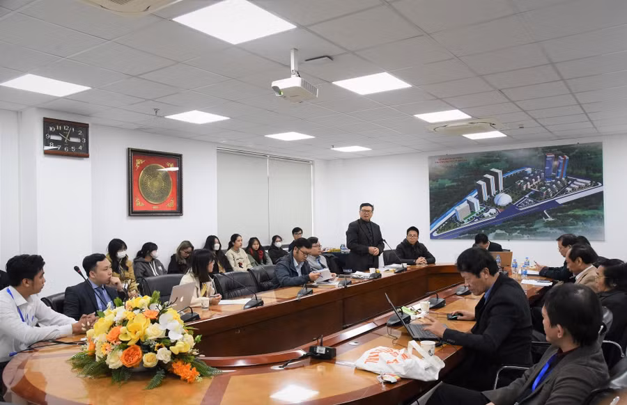 Các đại biểu dự phiên thảo luận chuyên đề Kinh tế tuần hoàn.