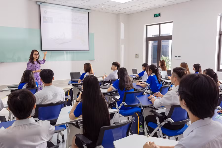 Sinh viên Trường ĐH Văn Hiến trong một giờ học.