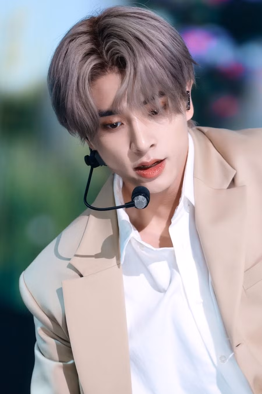 Cha Eunwoo (ASTRO) vị trí số 9: Eunwoo là giọng ca chính của ASTRO, đã nhận được 4.385 phiếu bầu trong cuộc bình chọn!