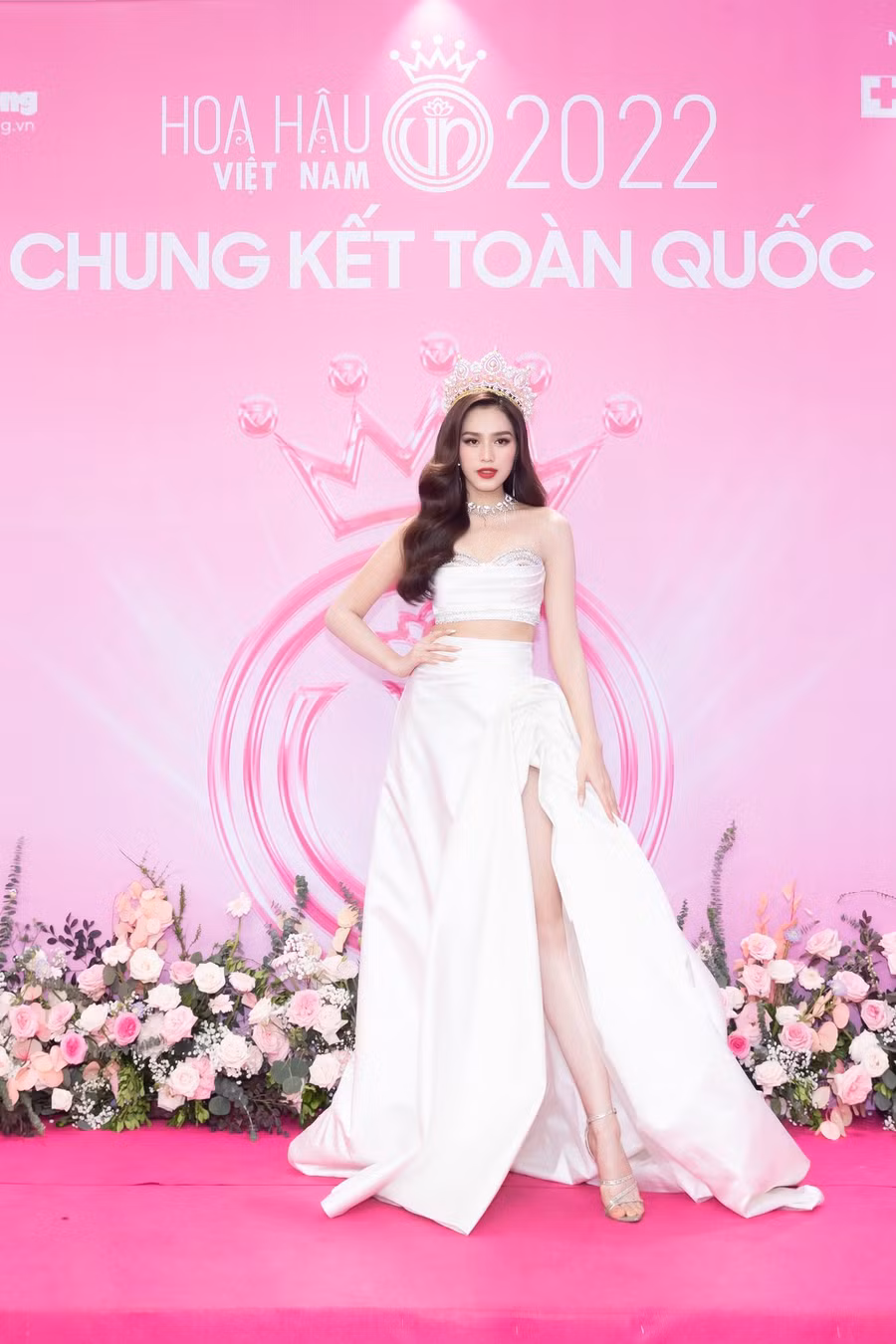 Sau 2 năm đăng quang, Hoa hậu Đỗ Hà ngày càng trưởng thành, đảm nhận nhiều vị trí quan trọng trong các show thời trang, xuất hiện thường xuyên trên các tạp chí, đồng thời cũng là khách mời của các chương trình, sự kiện lớn. Cô ngày càng khẳng định được vị thế và sức ảnh hưởng của mình trong suốt nhiệm kỳ.