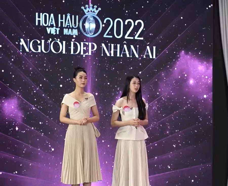 Hai thí sinh Nguyễn Thị Thanh Tâm và Nguyễn Linh Thu.