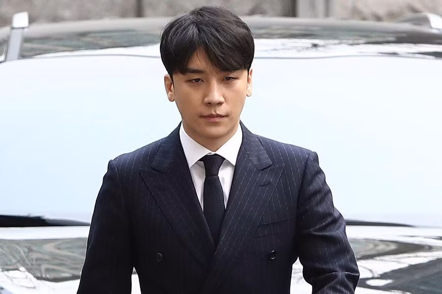 Seungri phải ngồi tù 1 năm 6 tháng và nộp phạt 21,6 tỷ đồng. Seungri phải ngồi tù 1 năm 6 tháng và nộp phạt 21,6 tỷ đồng.