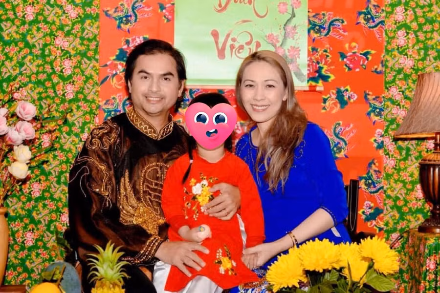 Vợ chồng Đức Tiến và Bình Phương. Vợ chồng Đức Tiến và Bình Phương.