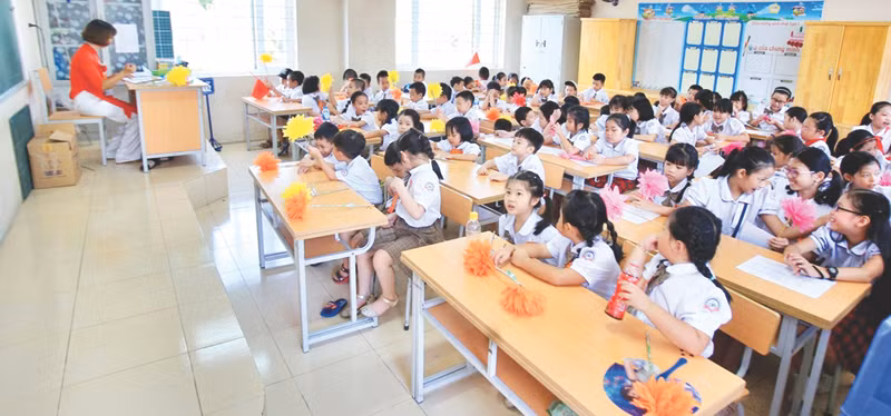 Đổi mới Chương trình GDPT là mục tiêu quan trọng để thực hiện đổi mới căn bản toàn diện GD - ĐT. Đổi mới Chương trình GDPT là mục tiêu quan trọng để thực hiện đổi mới căn bản toàn diện GD - ĐT.