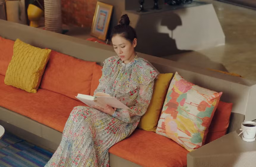 Những mẫu váy họa tiết sang chảnh được chị đại U40 đến đàn em U20 mê mẩn