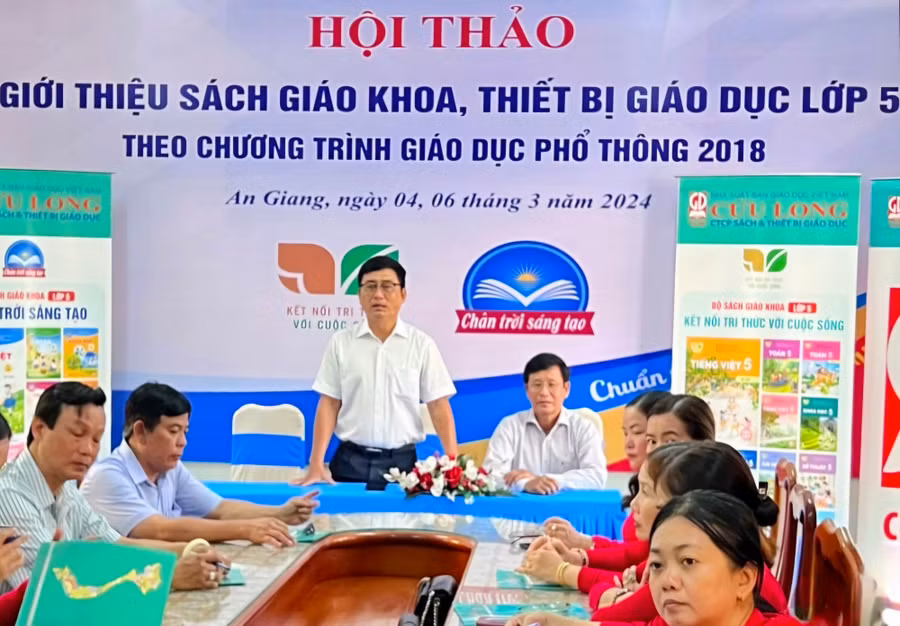 Sở GD&ĐT An Giang triển khai việc giới thiệu và tập huấn sử dụng SGK theo chương trình GDPT 2018.