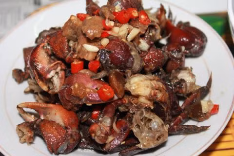 Ba khía muối - đặc sản của Cà Mau. Ba khía muối - đặc sản của Cà Mau.