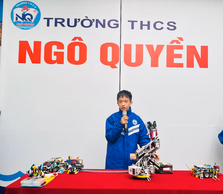 Gia Bảo cho hay: Em rất đam mê nghiên cứu và có nhiều đề tài còn ấp ủ. Gia Bảo cho hay: Em rất đam mê nghiên cứu và có nhiều đề tài còn ấp ủ.