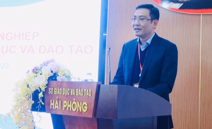 Ông Bùi Văn Kiệm- Giám đốc Sở GD&amp;ĐT Hải Phòng phát biểu tại Hội nghị.