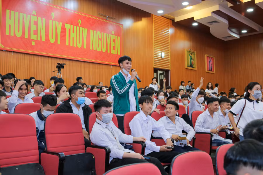 Hội thảo thu hút đông đảo sự tham gia của học sinh trên địa bàn huyện Thuỷ Nguyên.