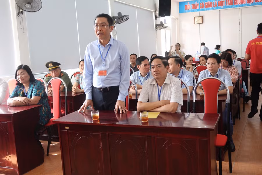 Ông Bùi Văn Kiệm, Giám đốc Sở GD&amp;ĐT Hải Phòng báo cáo về công tác tổ chức thi vào lớp 10 năm học 2023-2024.