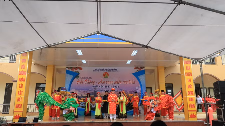 Chuyên đề là dịp để học sinh được thể hiện tài năng của mình.