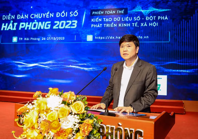 Phó Chủ tịch UBND TP Hải Phòng - ông Hoàng Minh Cường thông tin tại Diễn đàn chuyển đổi số ngày 27/12.