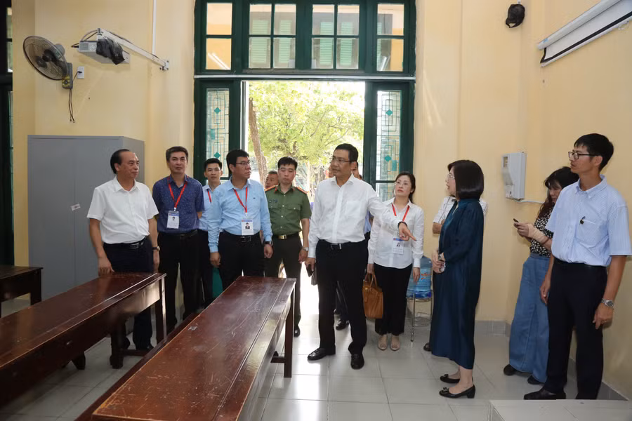 Đoàn kiểm tra 04 của Bộ GD&amp;ĐT làm việc tại Hải Phòng.