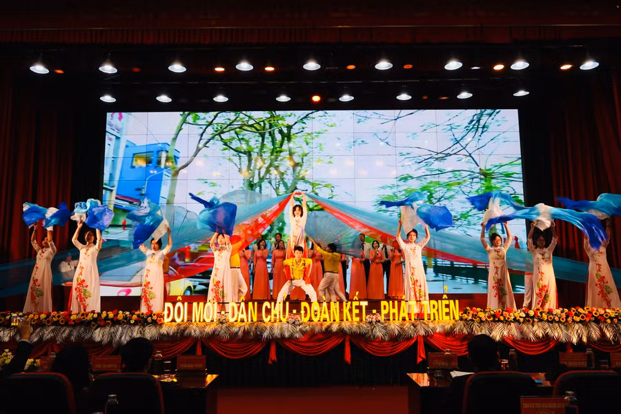Chương trình văn nghệ chào mừng.