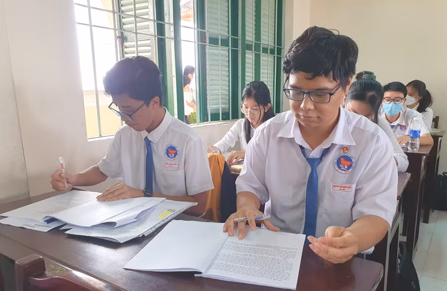 Các trường THPT tỉnh Tiền Giang thực hiện nhiều giải pháp để “chống trượt” tốt nghiệp cho học sinh.