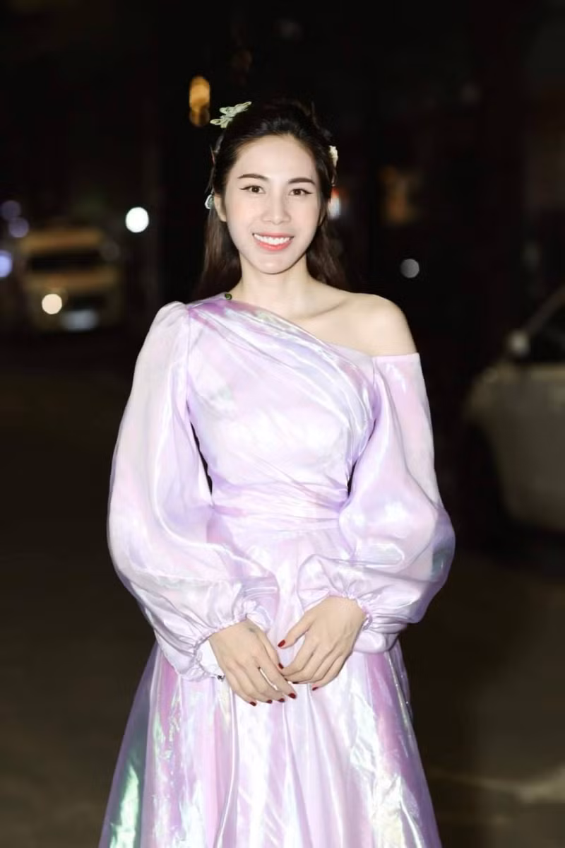 Thủy Tiên được "minh oan" về "tạm khóa báo có tài khoản"? ảnh 1