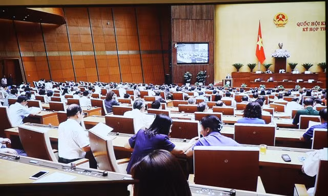 Quốc hội họp tại hội trường sáng 30/5