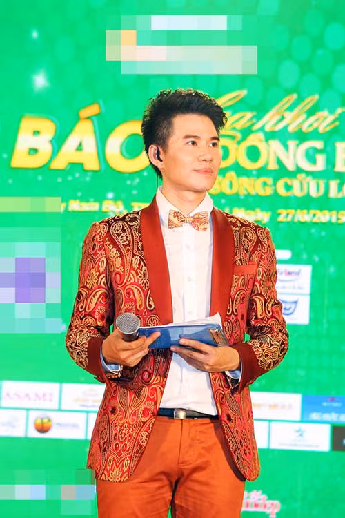 MC Vũ Mạnh Cường đẹp đôi bên Quỳnh Chi ảnh 2 MC Vũ Mạnh Cường đẹp đôi bên Quỳnh Chi - 2
