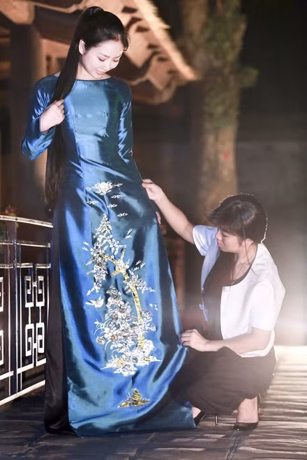 Hoa hậu Dân tộc 2013 mặt mộc đi thử áo dài ảnh 9