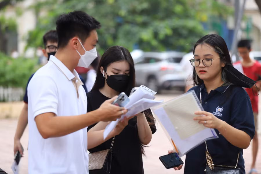 Thí sinh tham dự Kỳ thi tốt nghiệp THPT năm 2022. Ảnh: INT