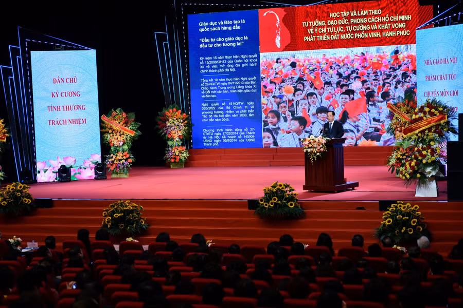 Lễ tuyên dương điển hình tiên tiến, nhà giáo tiêu biểu ngành GD-ĐT Hà Nội năm 2023 kỷ niệm 41 năm ngày Nhà giáo Việt Nam. Lễ tuyên dương điển hình tiên tiến, nhà giáo tiêu biểu ngành GD-ĐT Hà Nội năm 2023 kỷ niệm 41 năm ngày Nhà giáo Việt Nam.
