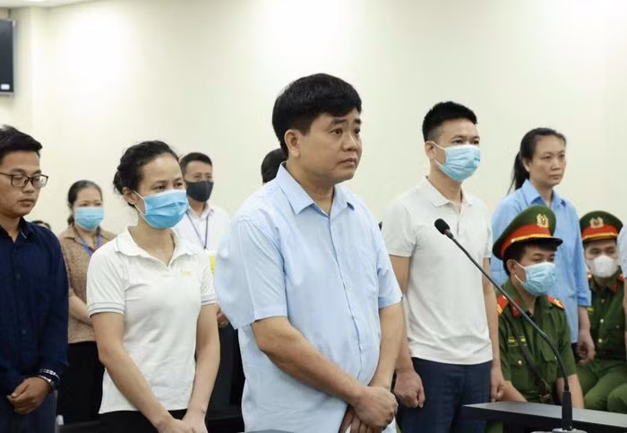 Cựu Chủ tịch UBND TP Hà Nội - Nguyễn Đức Chung bị đề nghị mức án từ 2 - 3 năm. Cựu Chủ tịch UBND TP Hà Nội - Nguyễn Đức Chung bị đề nghị mức án từ 2 - 3 năm.