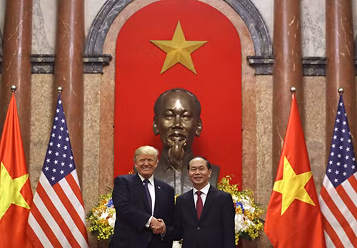 Chủ tịch nước Trần Đại Quang tiếp đón Tổng thống Mỹ Donald J. Trump tại Phủ Chủ tịch, Hà Nội tháng 11/2017
