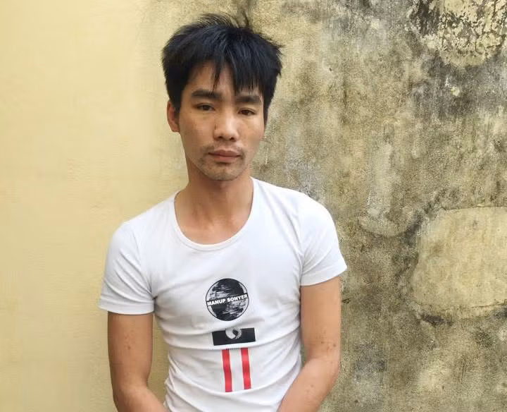  Đối tượng Hiếu tại cơ quan công an