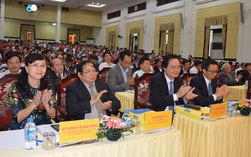 Các đại biểu tham dự hội nghị