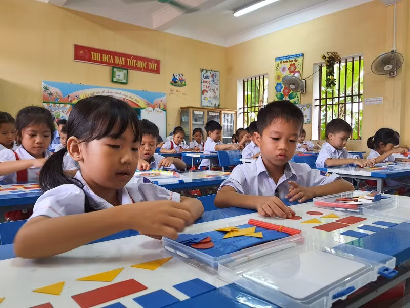 Giáo viên sẽ có phương pháp dạy học phù hợp với các đối tượng học sinh của mình. Ảnh: TG