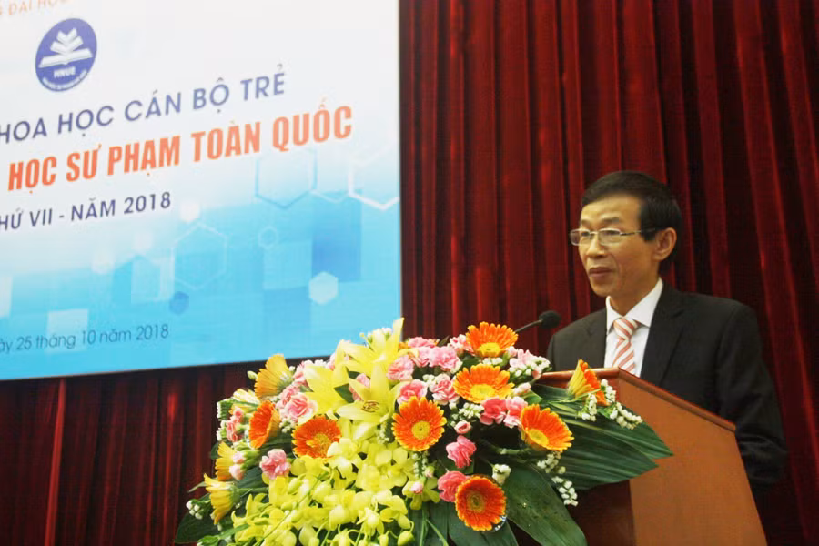 GS.TS Nguyễn Văn Minh phát biểu tại hội thảo