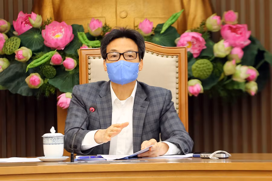 Phó Thủ tướng Vũ Đức Đam chủ trì cuộc họp Thường trực Ban Chỉ đạo quốc gia phòng chống dịch bệnh COVID-19, chiều 5/2. Ảnh: VGP/Đình Nam.