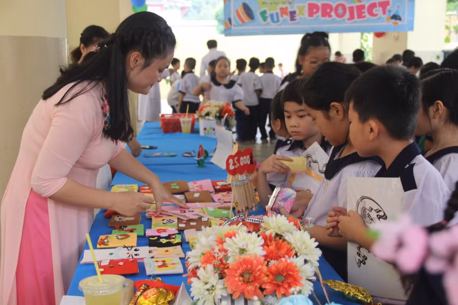 Học sinh tham gia Hội xuân năm 2020. Ảnh minh hoạ