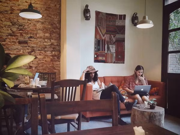 11 quán cà phê mở cửa xuyên Tết ở Hà Nội