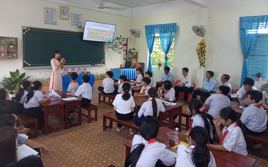 Ngành Giáo dục tỉnh Đồng Tháp tổ chức giao lưu, học hỏi và chia sẻ kinh nghiệm giảng dạy STEM.
