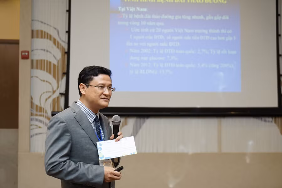 TS.BS Phan Hướng Dương-Phó GĐ Bệnh viện Nội tiết Trung ương chia sẻ tại lễ kí kết