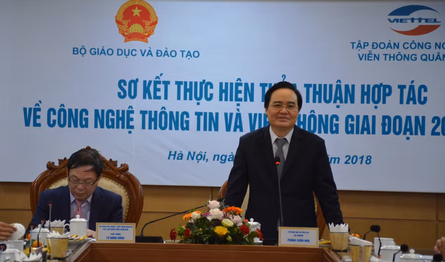 Bộ trưởng Bộ GD&ĐT Phùng Xuân Nhạ phát biểu tại lễ sơ kết