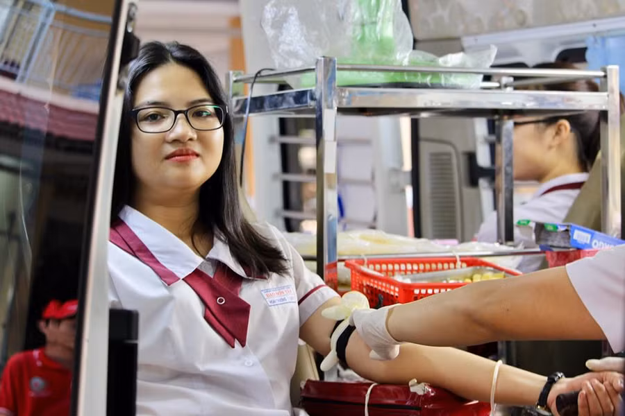 Nghĩa cử cao đẹp của các em học sinh