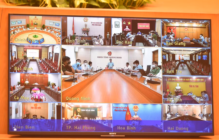 Các địa phương, các bộ, ngành, đơn vị liên quan thống nhất với phương án tổ chức khôi phục các tuyến bay do Bộ Giao thông vận tải đã trình bày tại Hội nghị - Ảnh VGP/Đức Tuân.